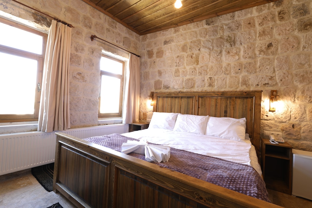 Belenus Cave Hotel 7/50