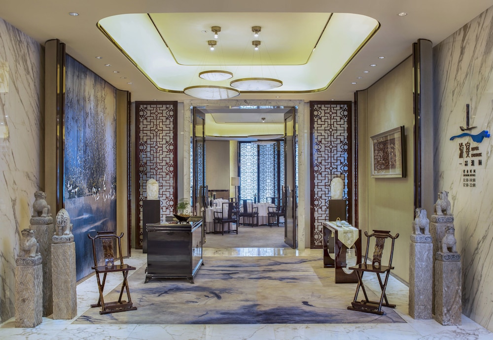 Wanda Reign Wuhan 8/67