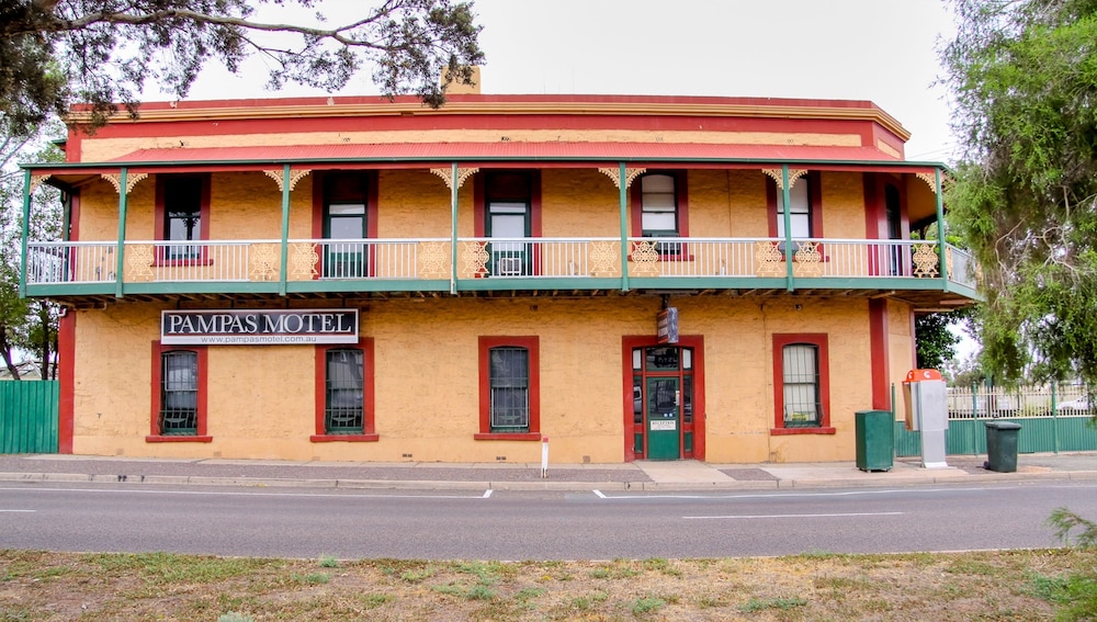 Pampas Motel 2/53