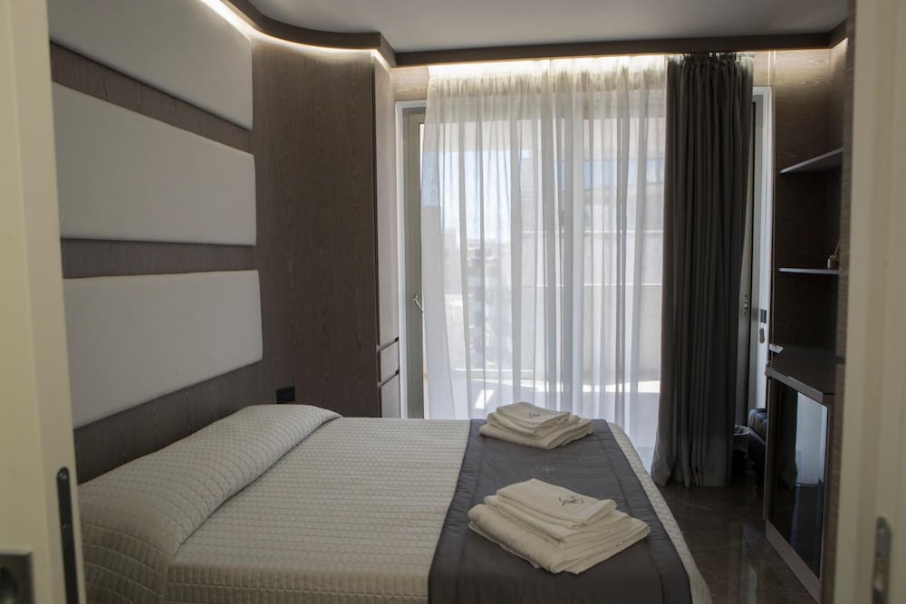 Upper Rooms 6/50