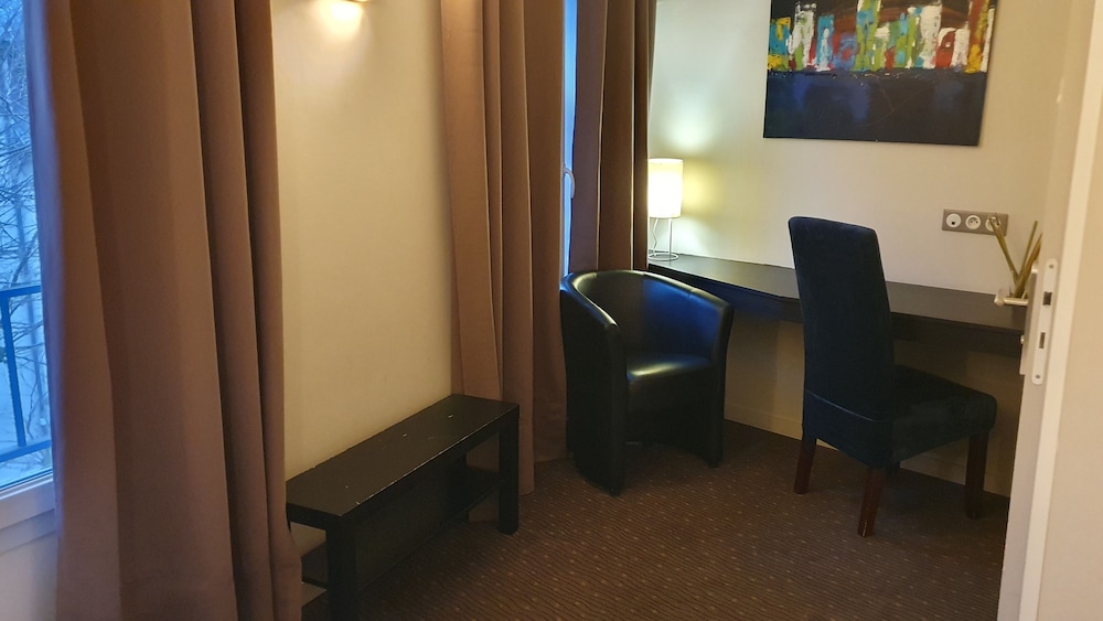 Ruthenium Hotel 10/22