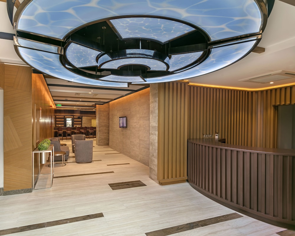 B Business Hotel & Spa 38/53