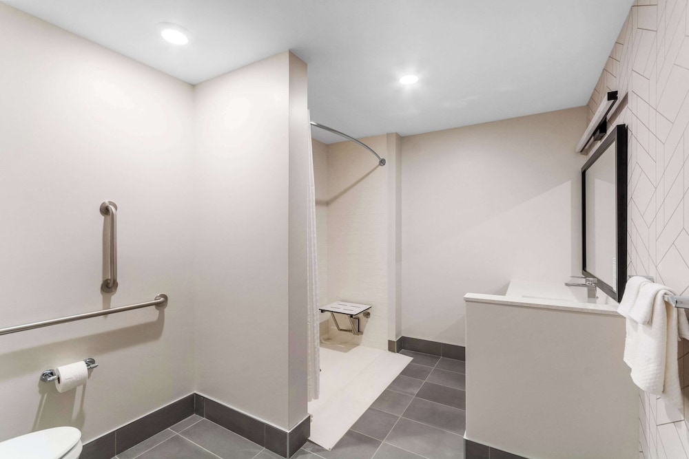 Everhome Suites Lexington - Horse Park 31/36
