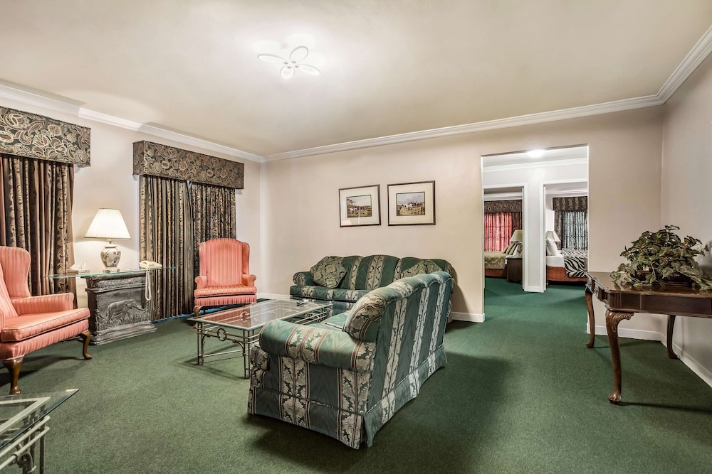 Americas Best Value Inn Historic Clewiston Inn 39/56