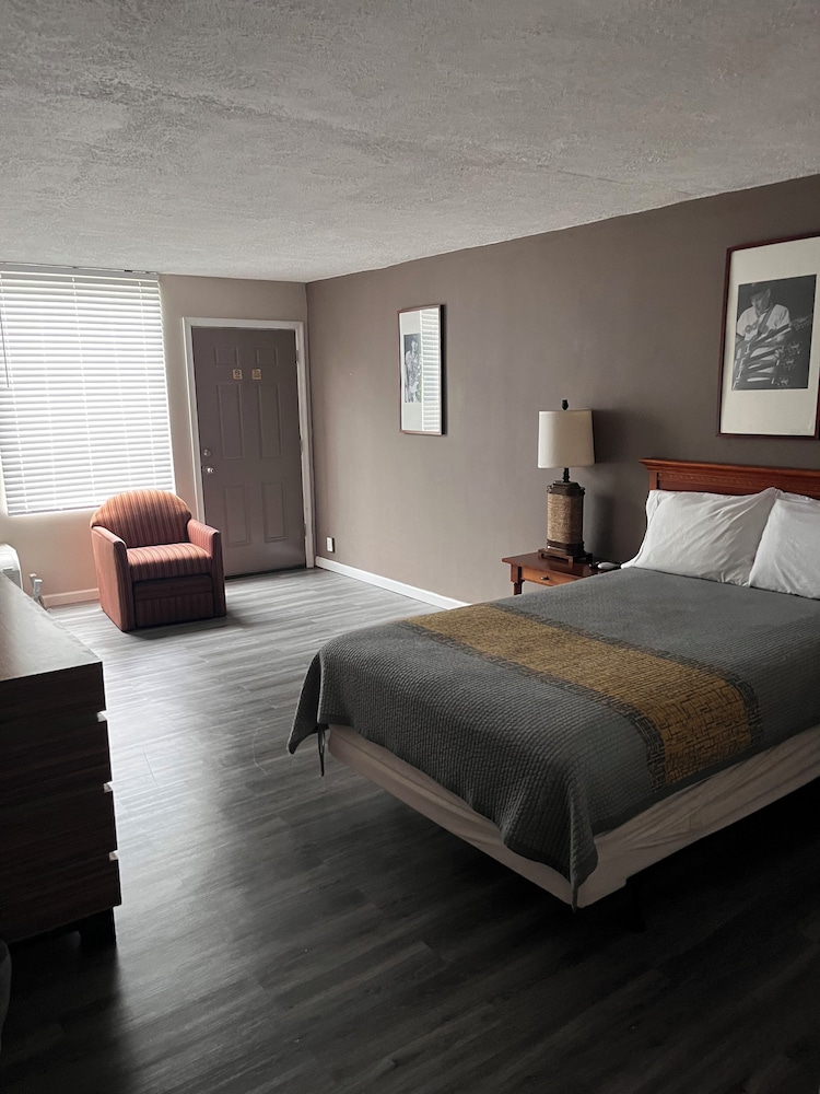 Apm Inn & Suites 29/54