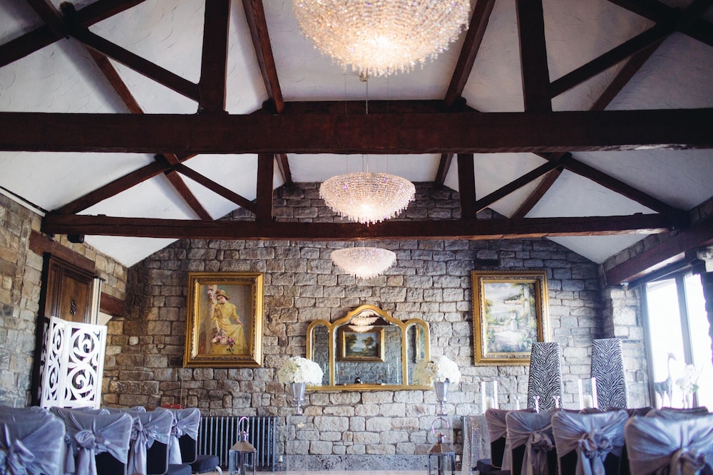The Saddleworth Hotel 2/42