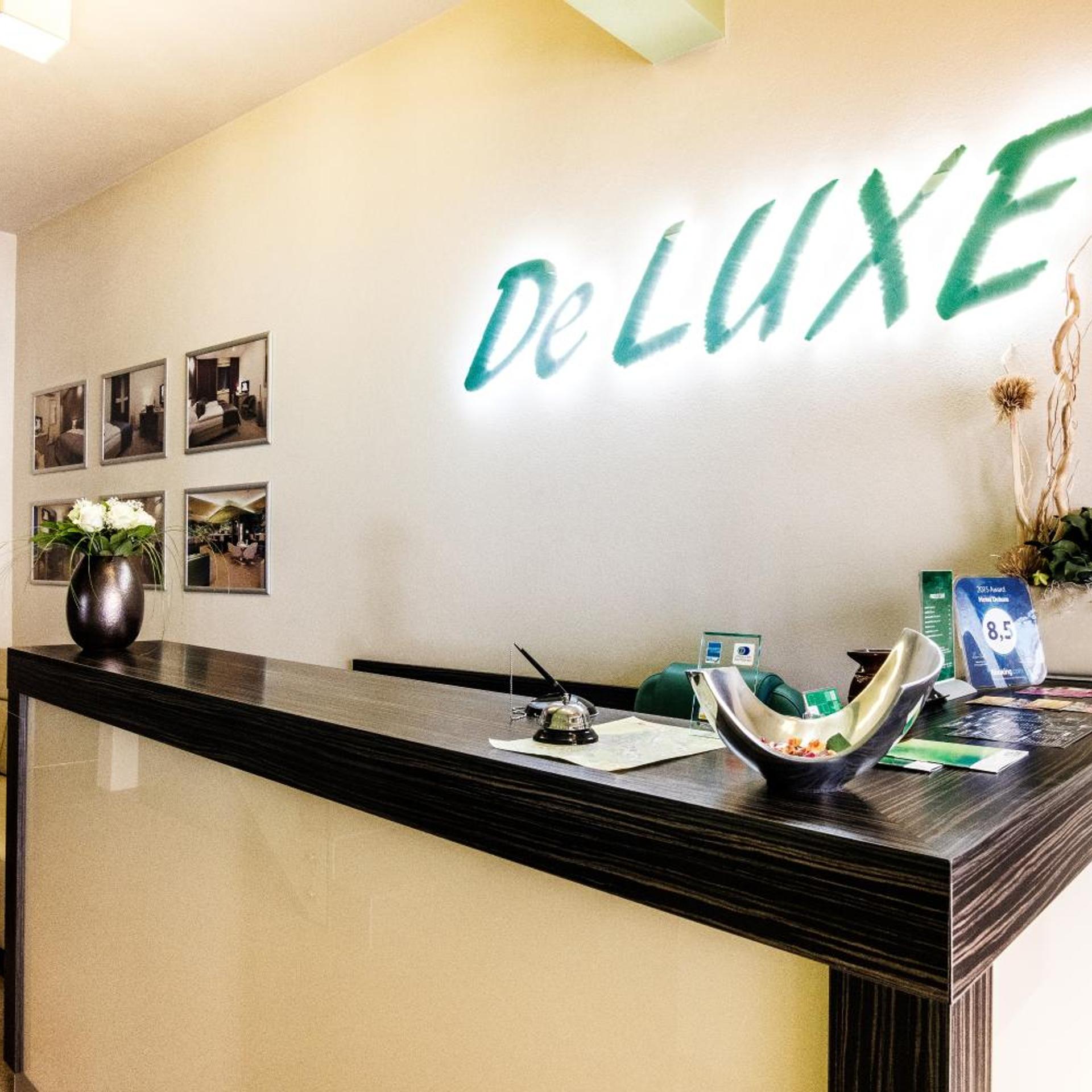 De Luxe 8/50