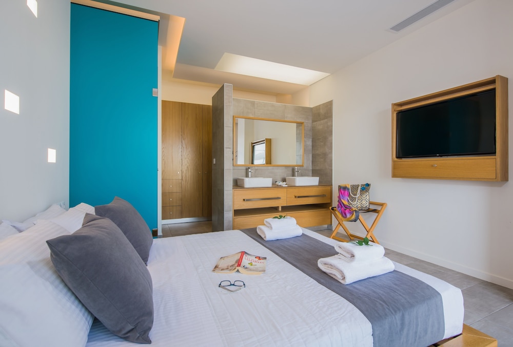 Lilium Village Hotel 24/50