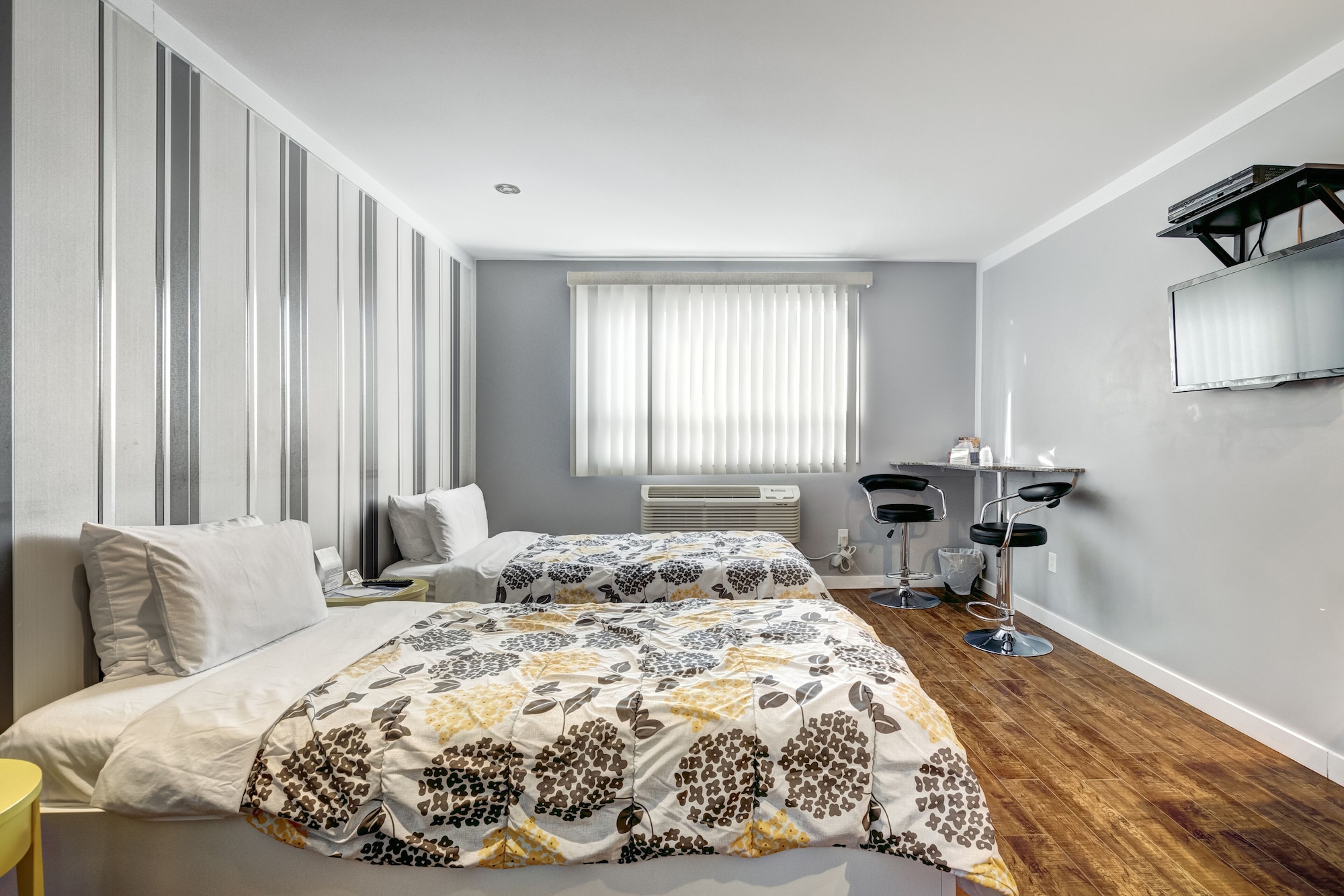STANDARD, TWIN BEDS