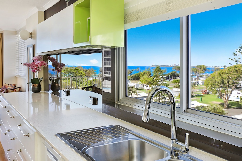 ELOUERA TOWER BEACHFRONT APARTMENTS 34/69