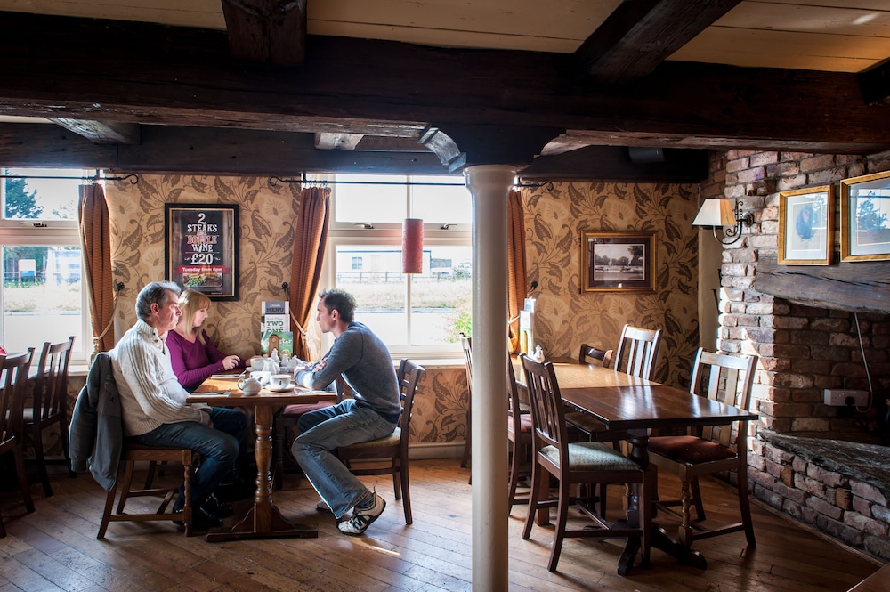 Admirals Table By Marston S Inns 19/23