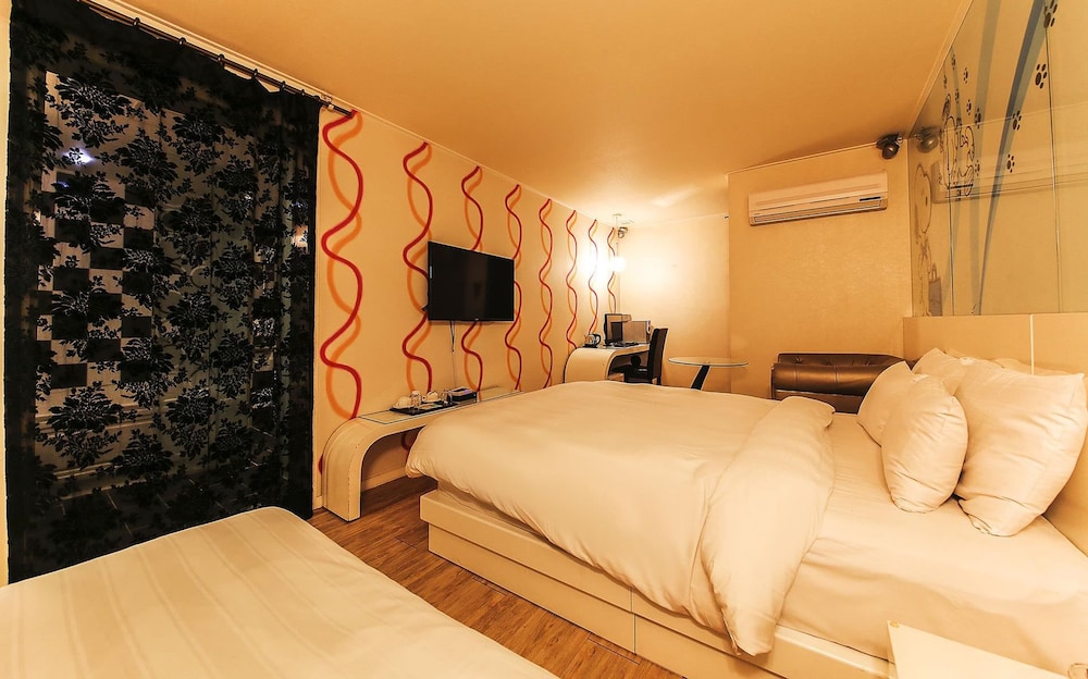 Echae Hotel 7/88