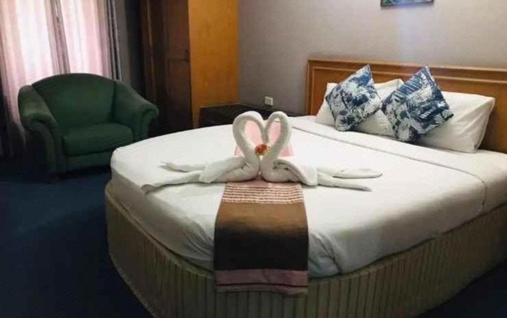 Pathumthani Place Hotel 18/34