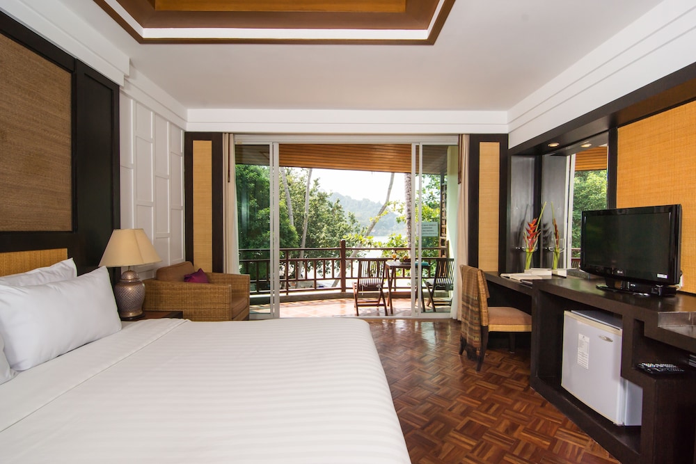 Sylvan Koh Chang 10/50
