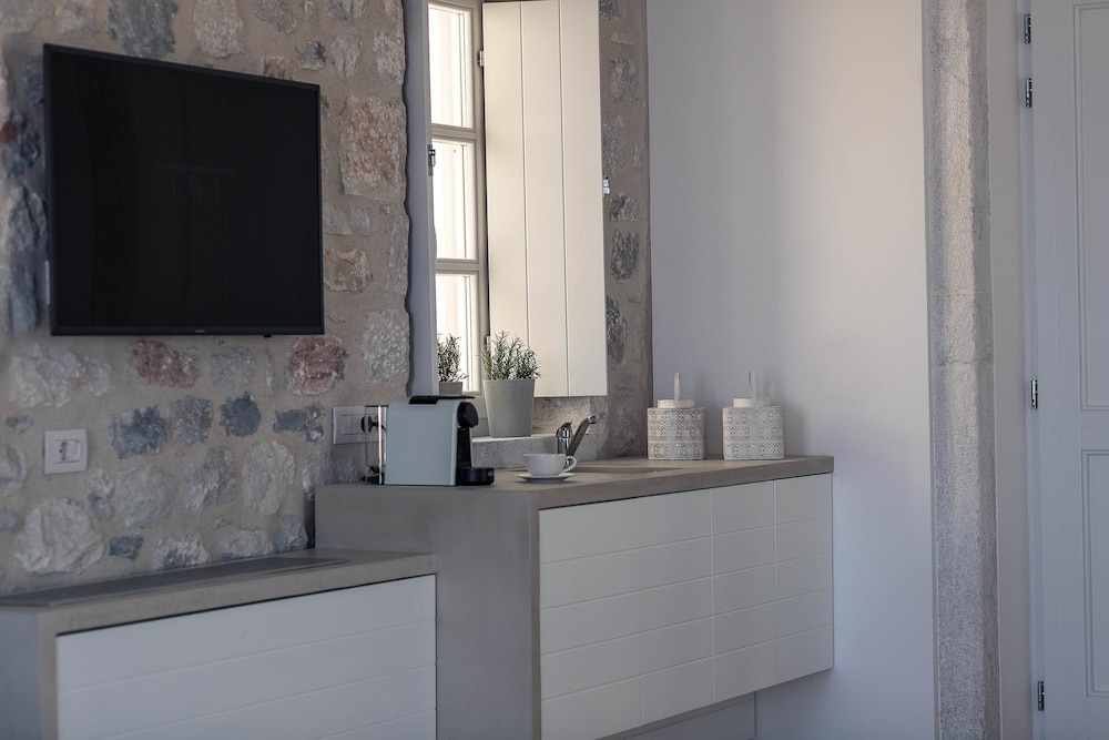 Aria Estate Suites And Spa 27/76