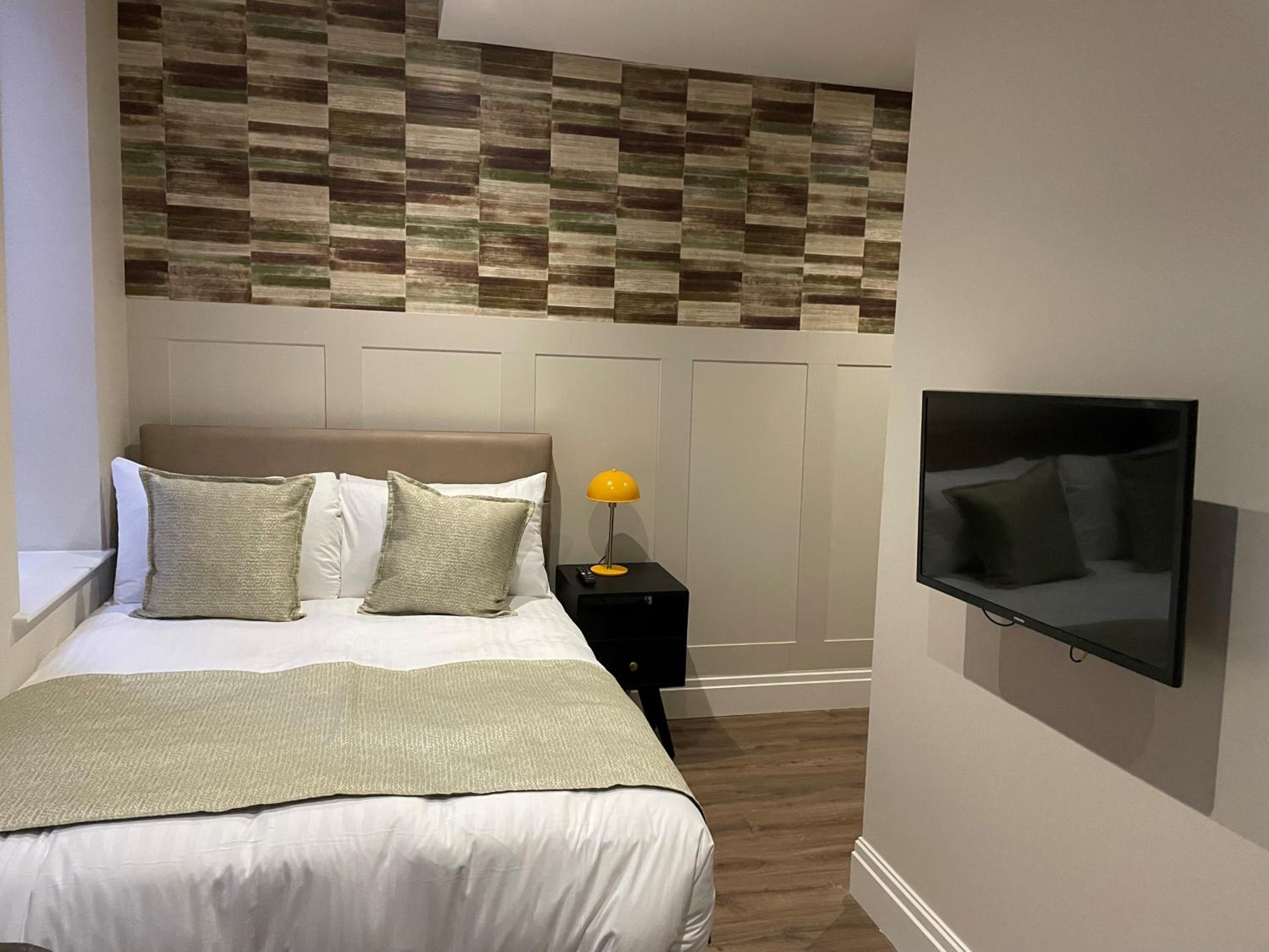 Room, Double Bed, Small