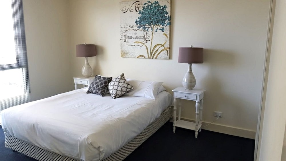 The Waterfront Apartments Geelong 18/40
