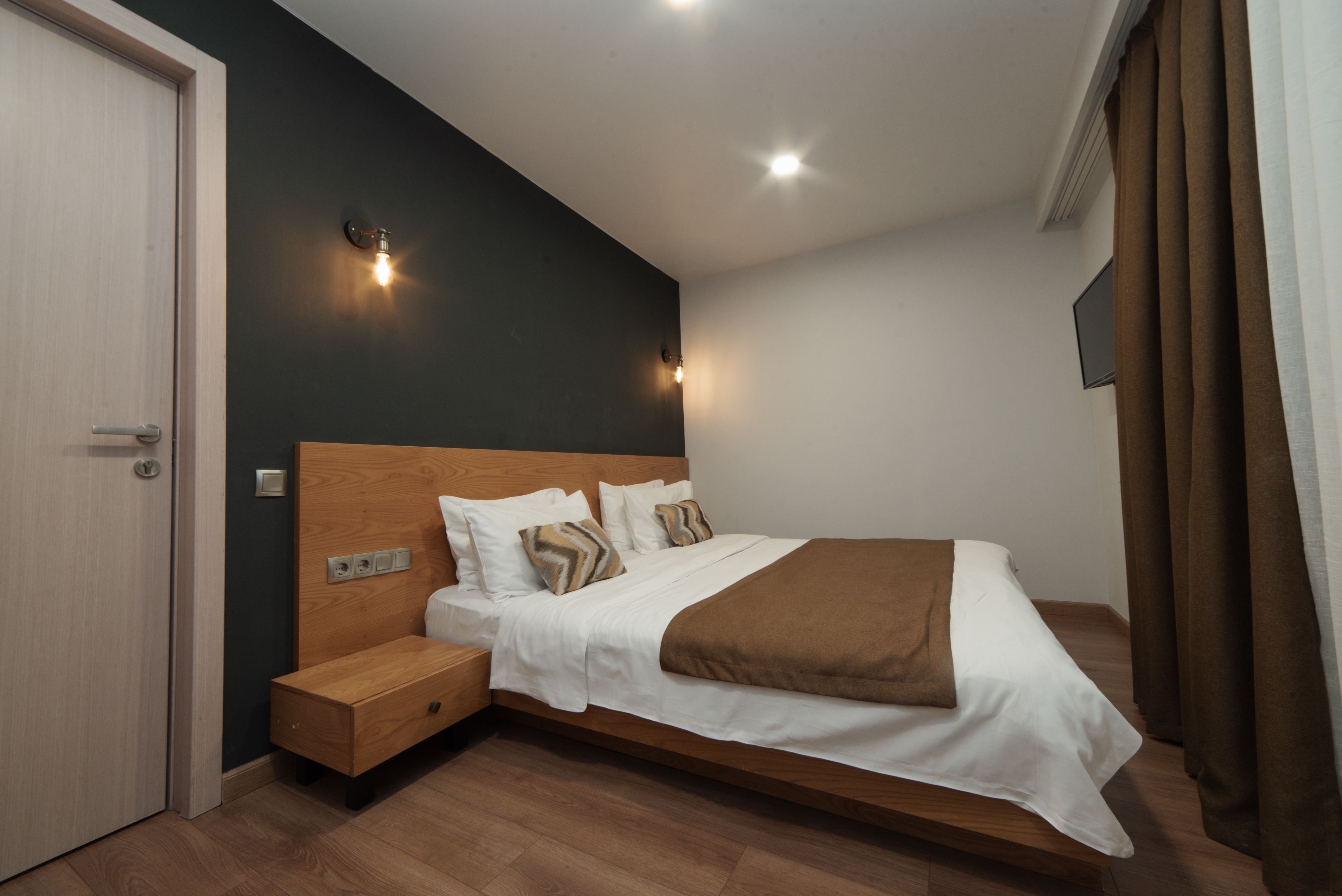 Standard, Double Bed, Front View