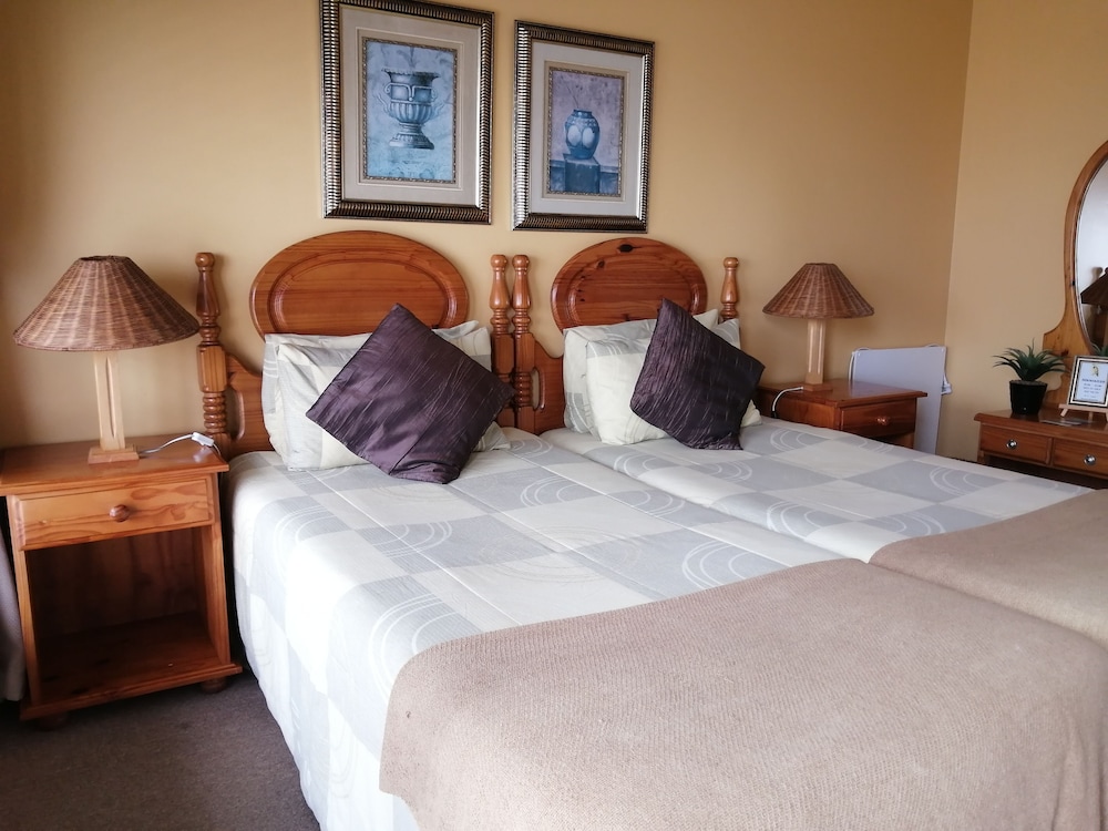 Amzee Bokmakierie Guest House 27/72