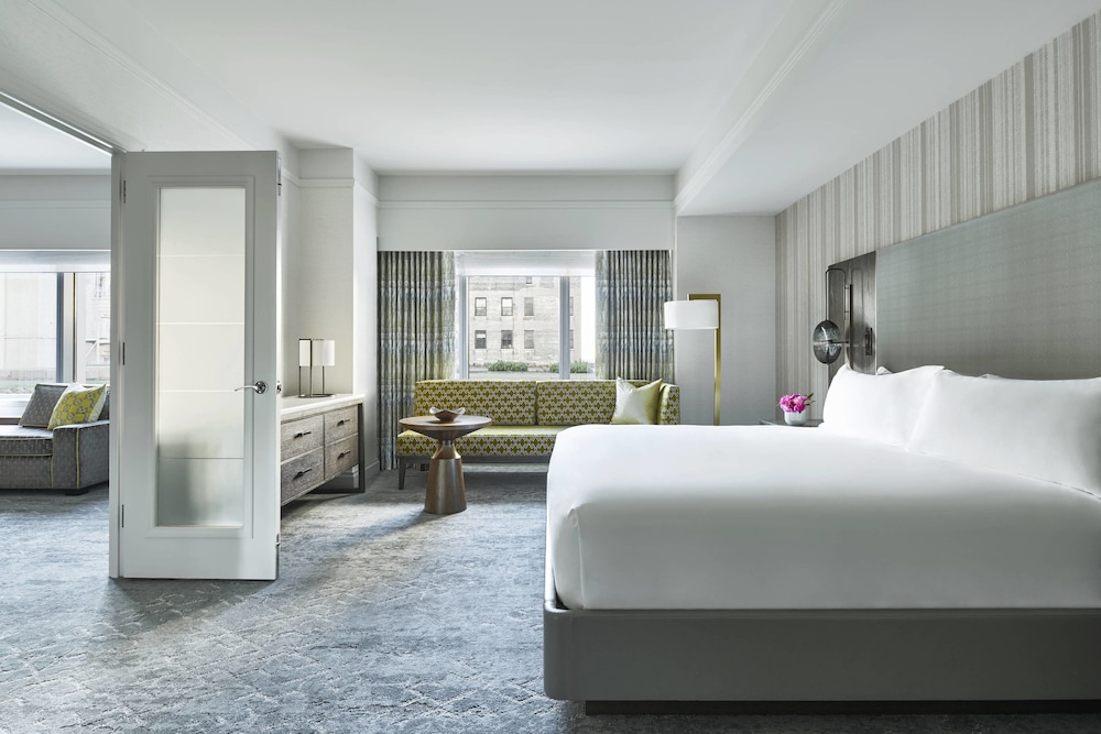 THE RITZ-CARLTON BOSTON 10/48