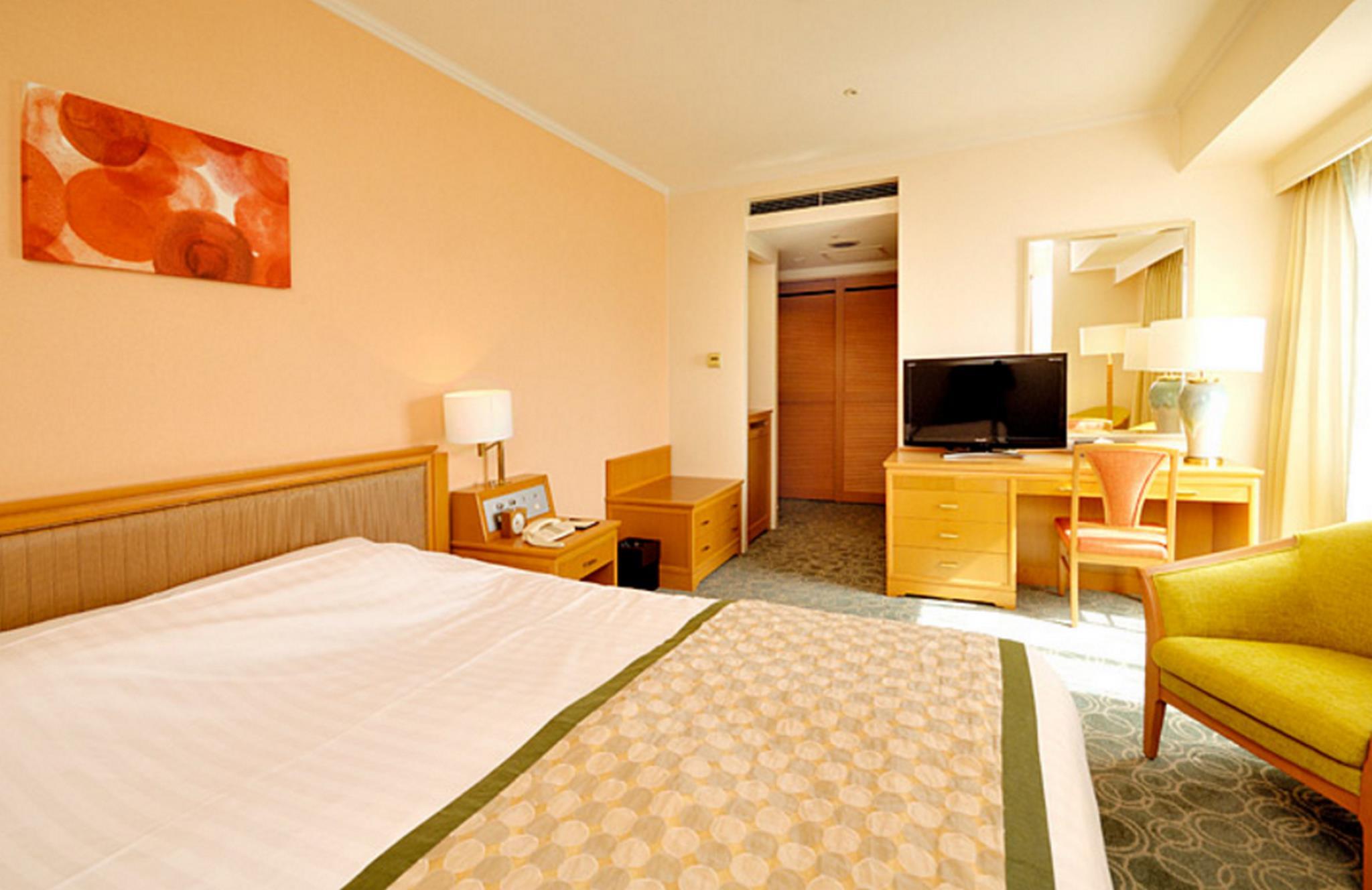 Deluxe, King Bed, Corner, Smoking