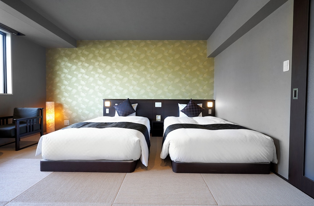 DELUXE, QUADRUPLE, TEMPLE VIEW, TATAMI