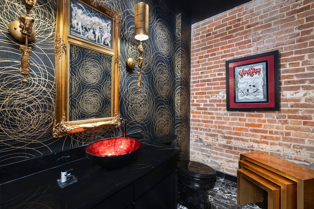 The Saint Hotel, New Orleans, French Quarter, Autograph Collection 18/42