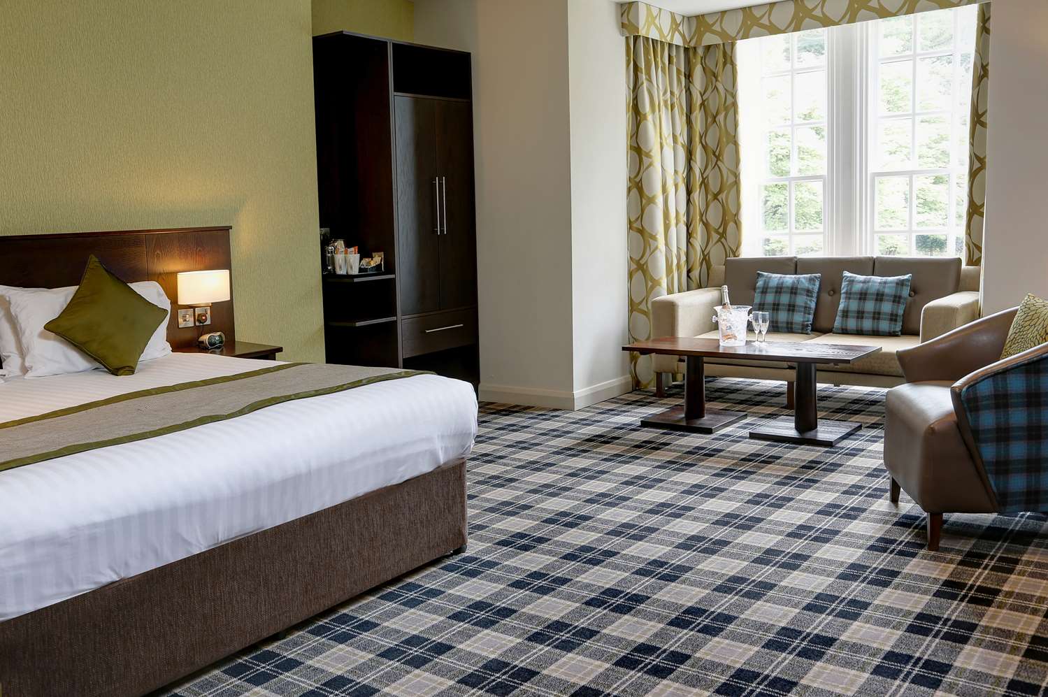 Superior, King Bed, Extra Beds