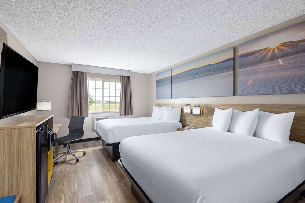 Room, 2 Queen Beds, No Elevator