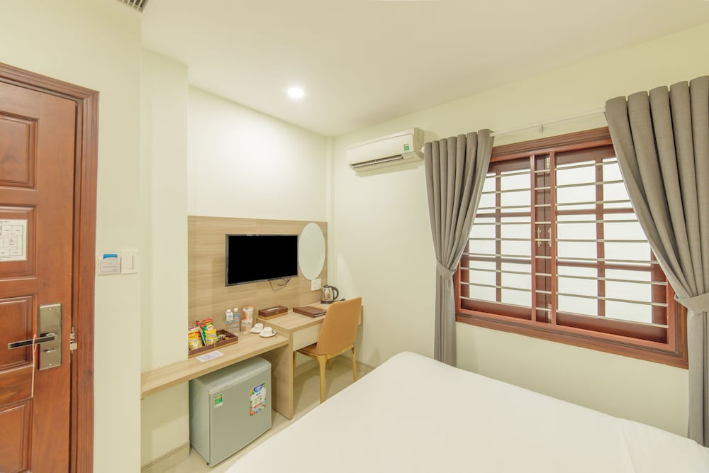 Lake View Hotel 49/69