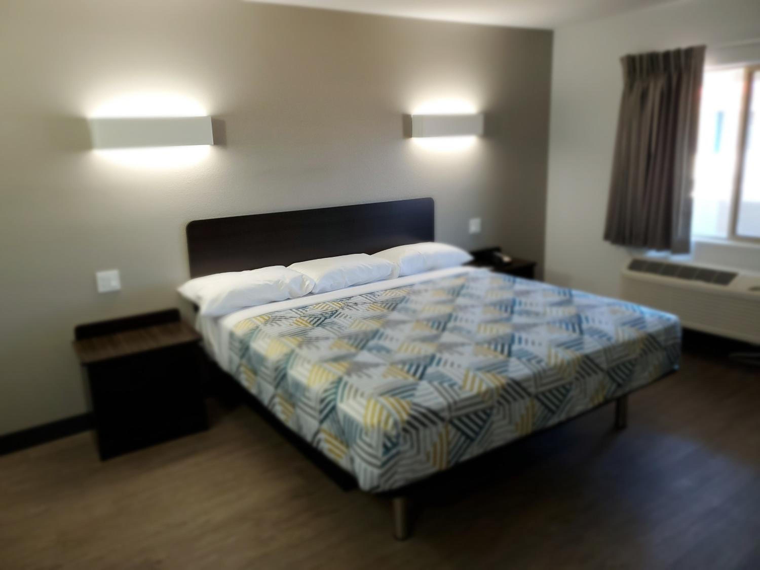 غرفة ديلوكس بسرير كينج، Motel6 Show Low, AZ 6/10