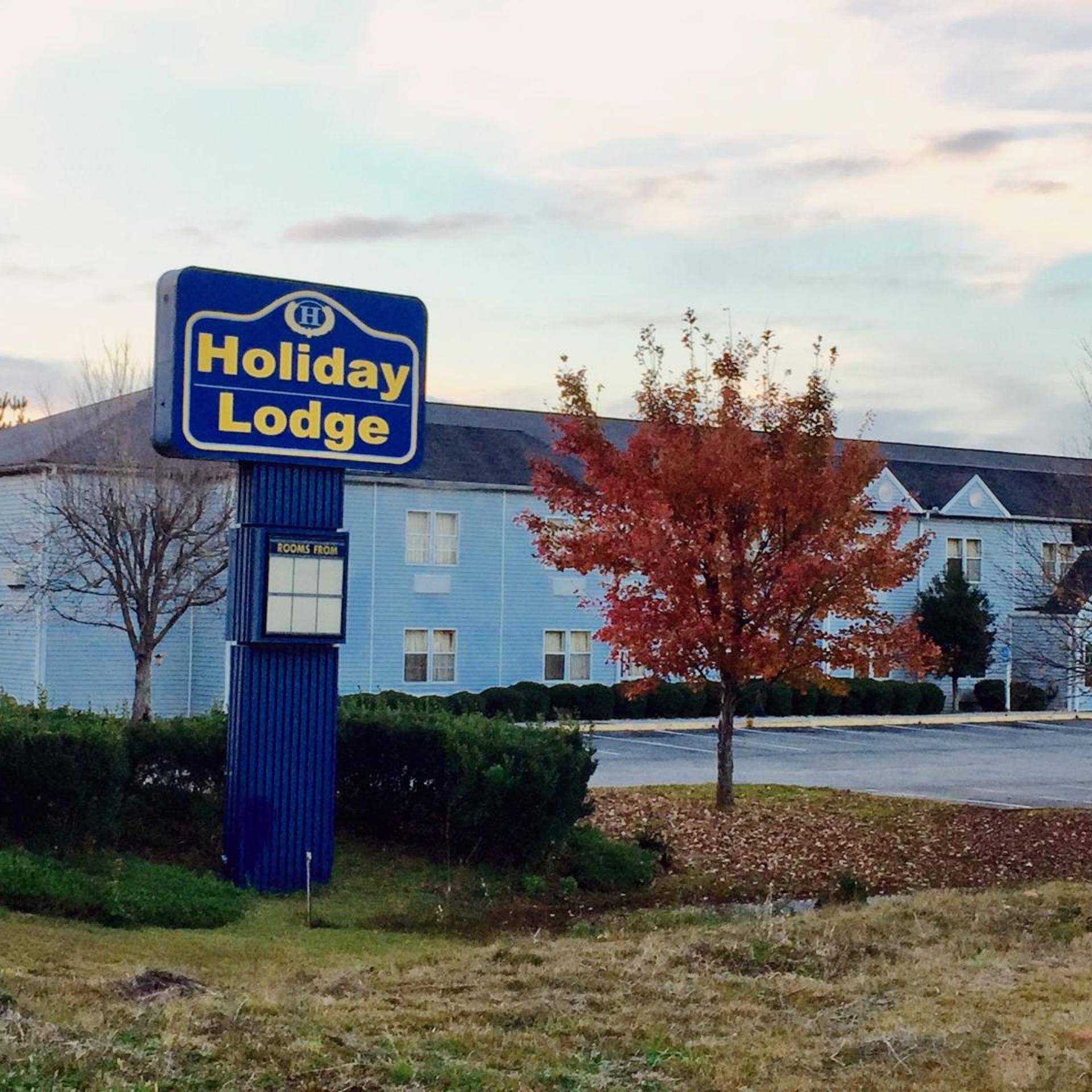 Holiday Lodge 4/30