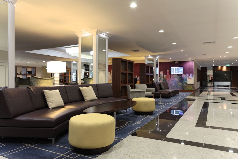 RENAISSANCE LONDON HEATHROW HOTEL 32/46