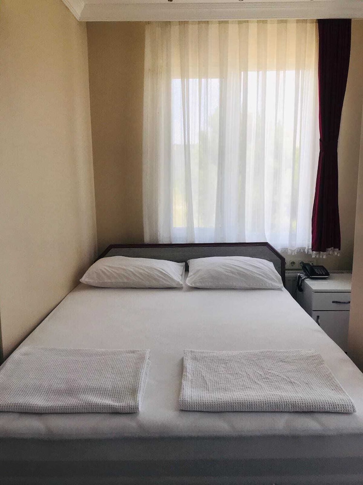 Hotel Boss 2 16/34