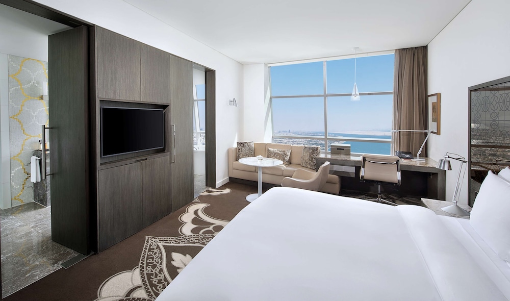 Etihad, Suite, King Bed, Sea View