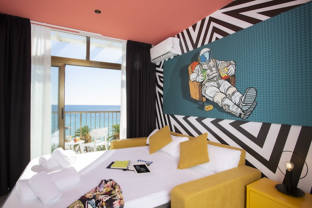 Hotel Casual Pop Art Benidorm 23/80