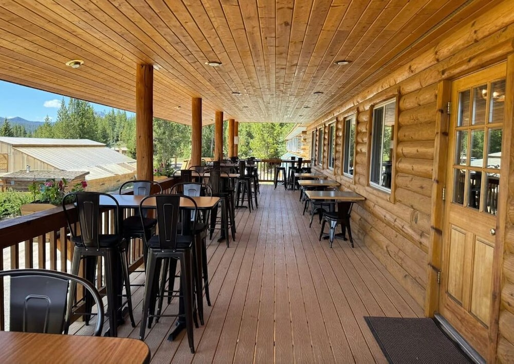 Lava Mountain Lodge 53/69
