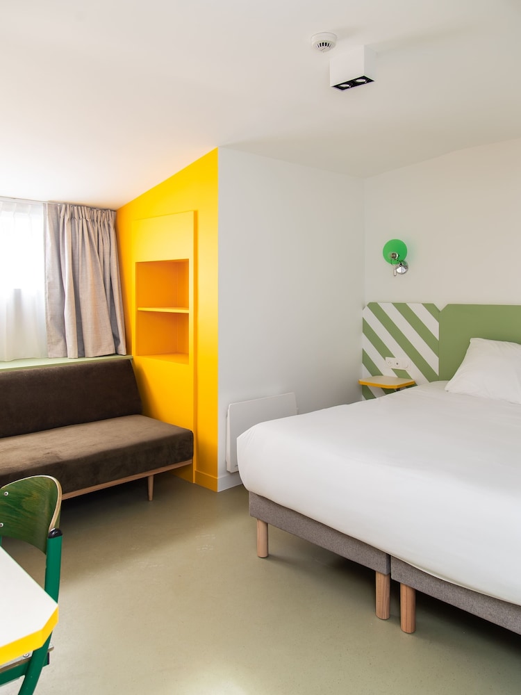 ROOM, TRIPLE