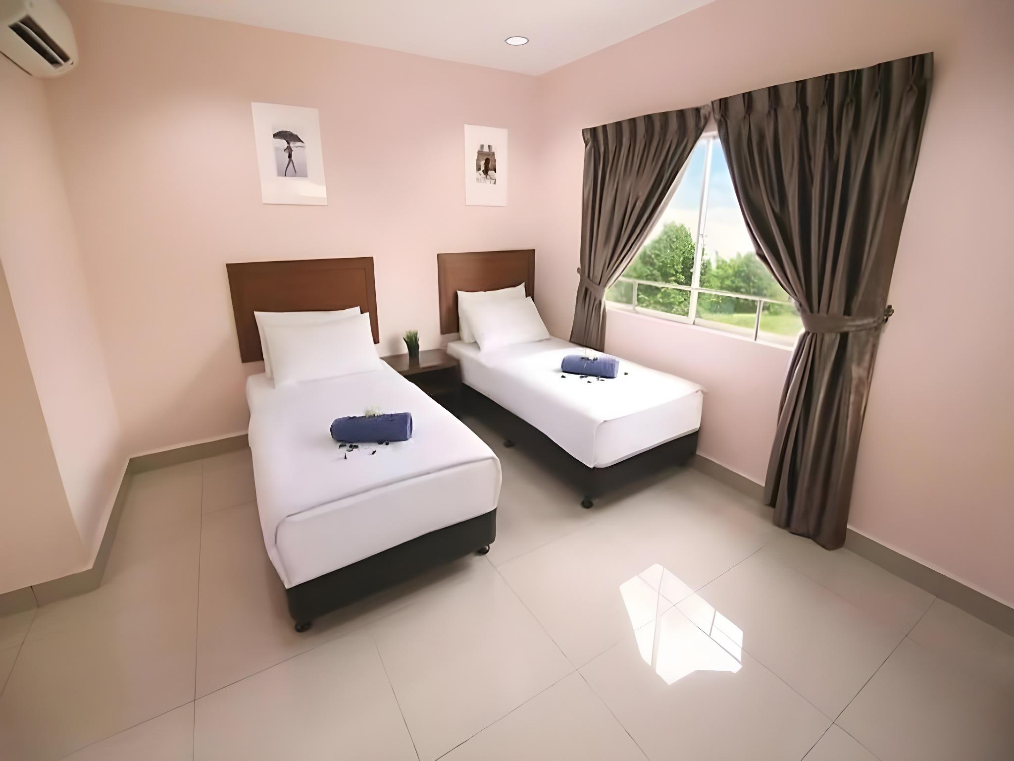 Superior, Twin Beds, No Window