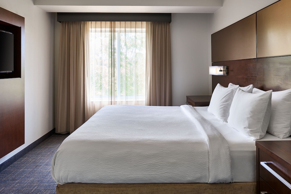 1 Bedroom, Suite, King Bed, Sofa, Accessible