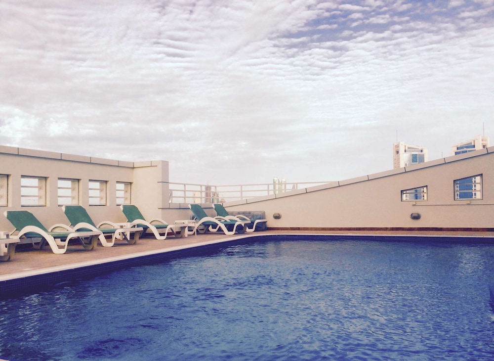 Tulip Hotel and Suites 61/65