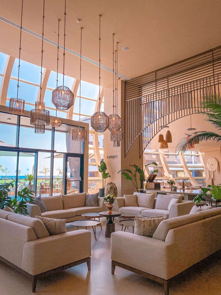 Liu Resorts 47/72