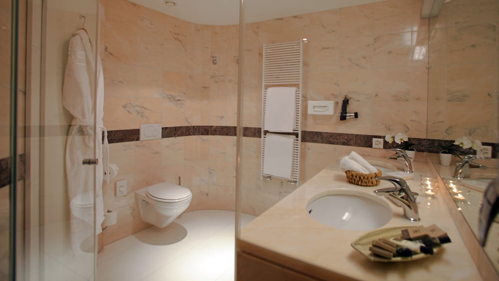 Villa Orselina Small Luxury Hotels 50/50