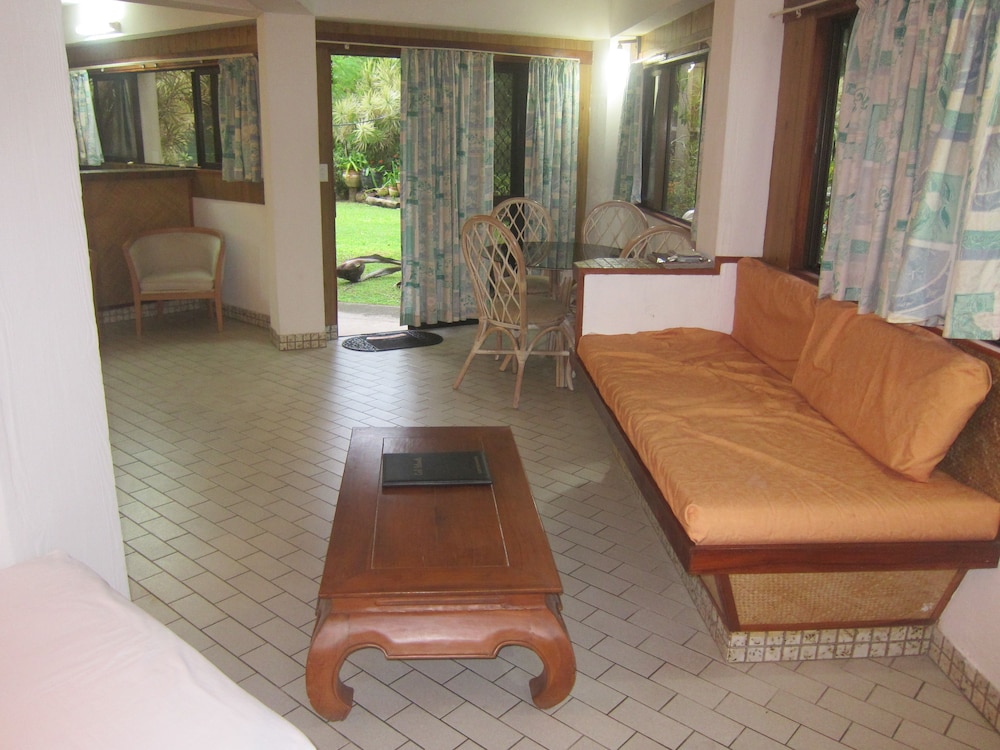 Raina Beach Apartments 42/71