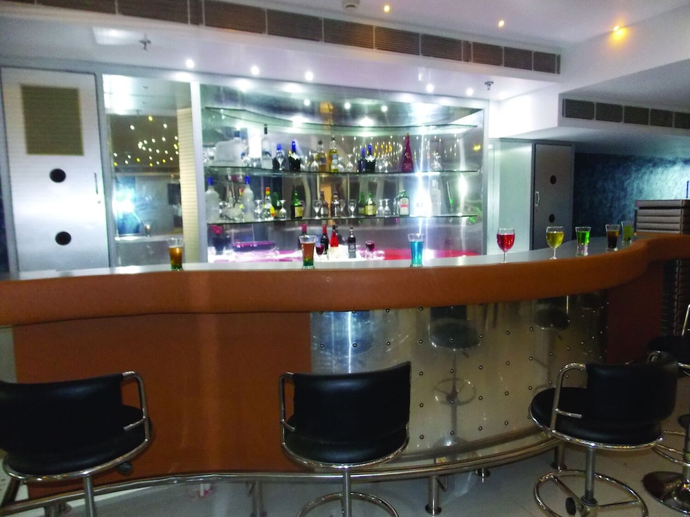 Airport City Hotel 30/35