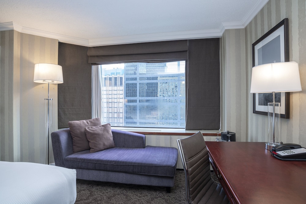 Sandman Signature Edmonton Downtown Hotel 33/46