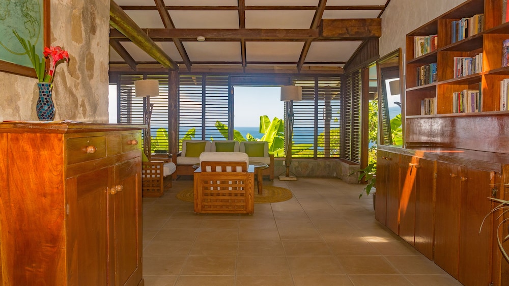 Stonefield Estate Resort 10/74