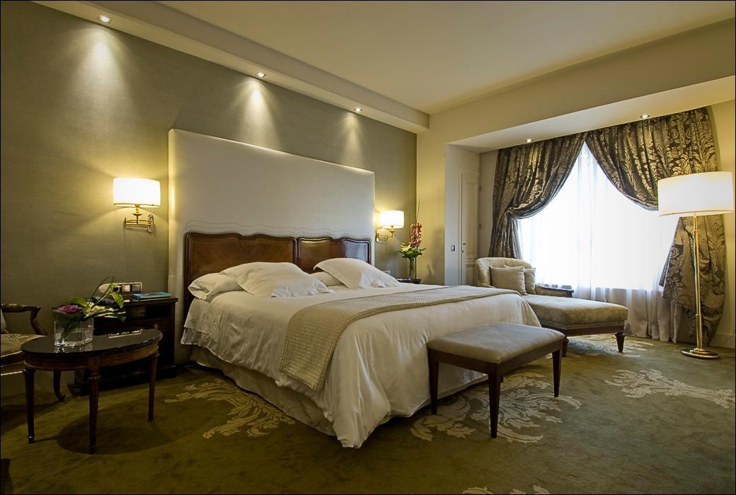 Wellington Club, Grand, Premium