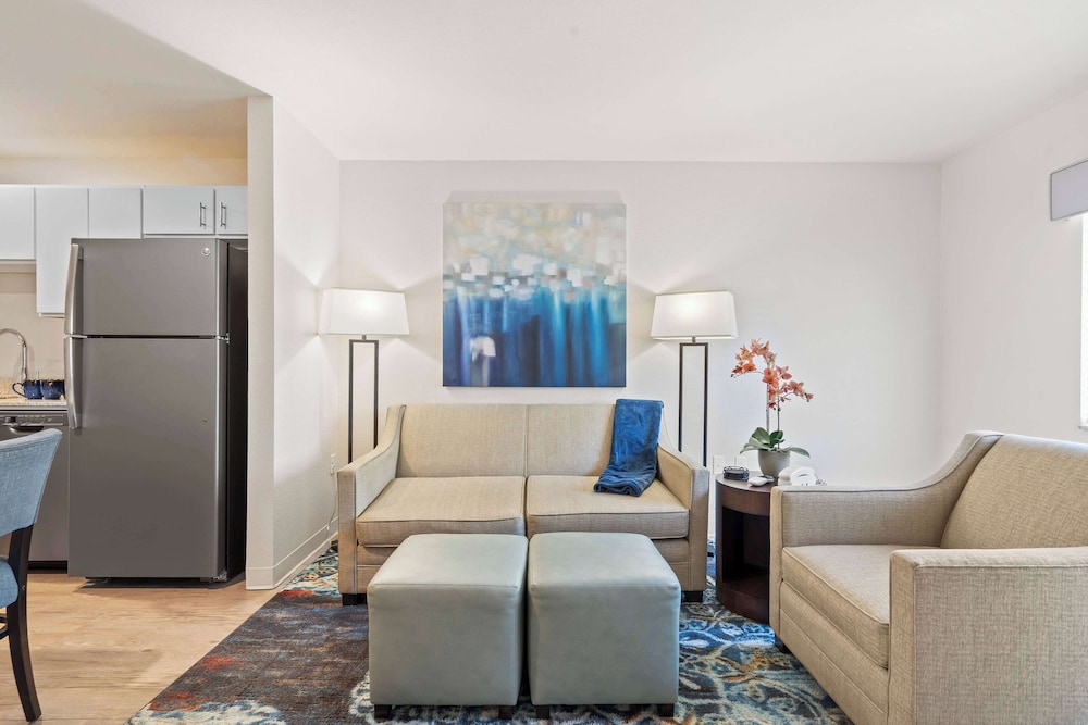 WaterWalk Extended Stay by Wyndham Kansas City - Overland Pk 34/61