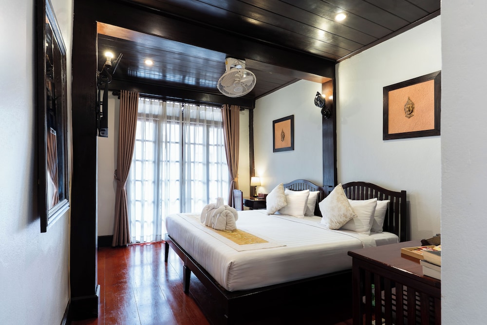 DELUXE, DOUBLE BED, RIVER VIEW